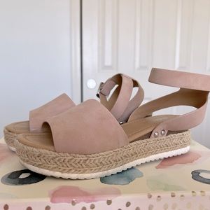 Soda Wedge Buckle Ankle Strap Sandals girl size 2